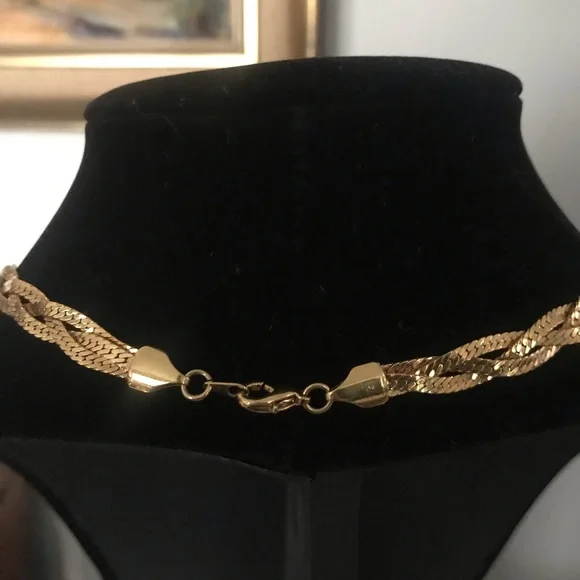 Sparkling Plaited Flat Gold Chains Necklace - Picture 5 of 10